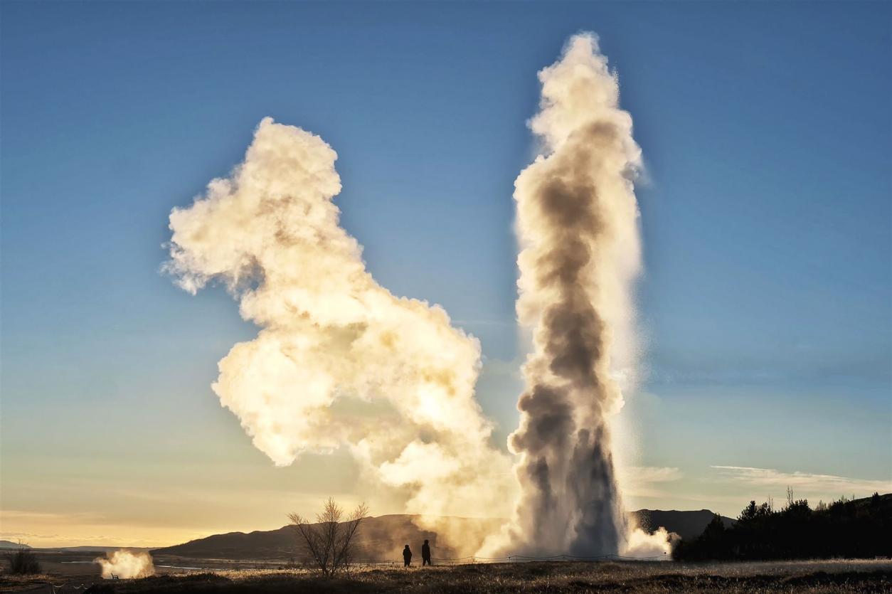 heiße Springquelle Geysir Strokkur in Island