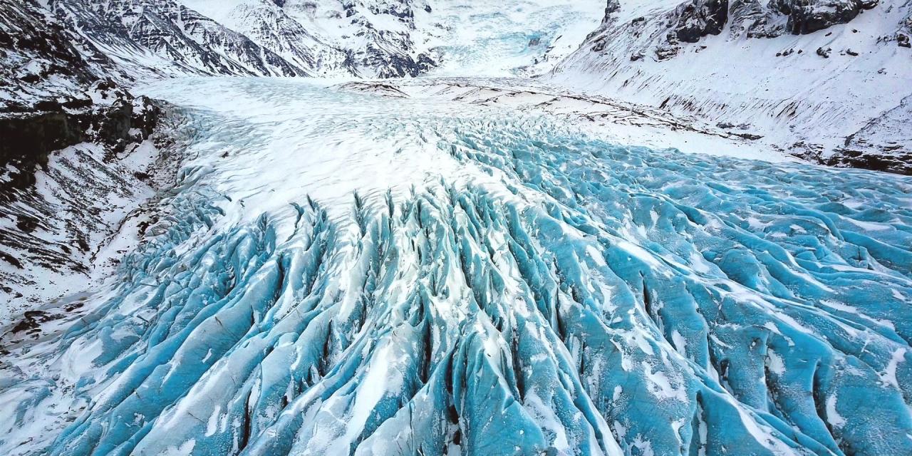 Drohnenflug über Gletscherzunge